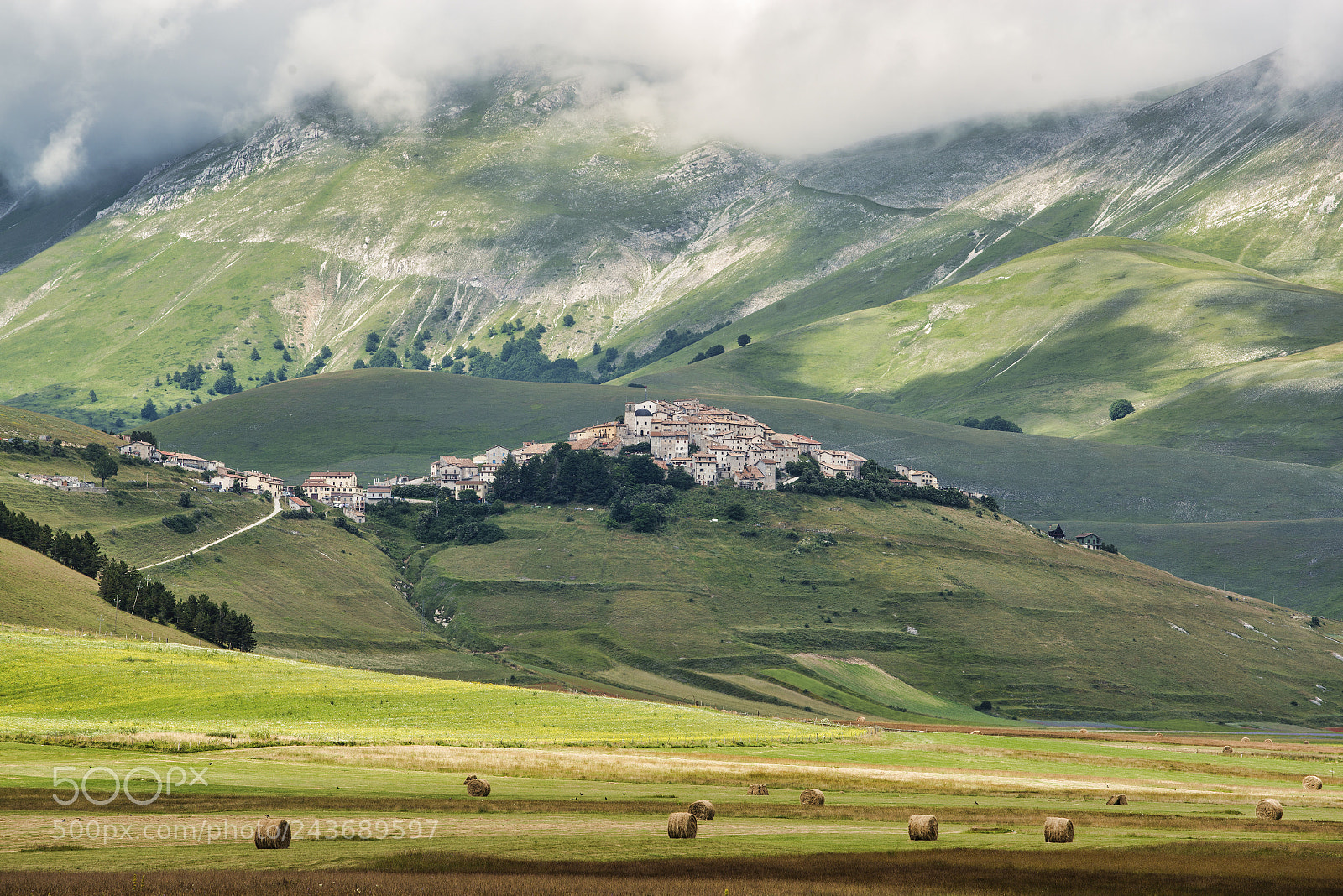 Nikon D800 sample photo. Piano grande di castelluccio photography
