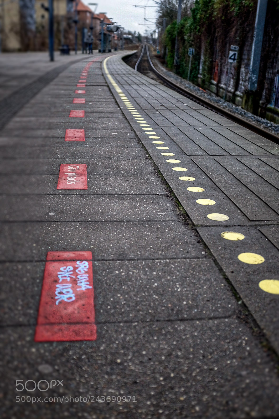 Fujifilm X100T sample photo. Breadcrumb trail photography