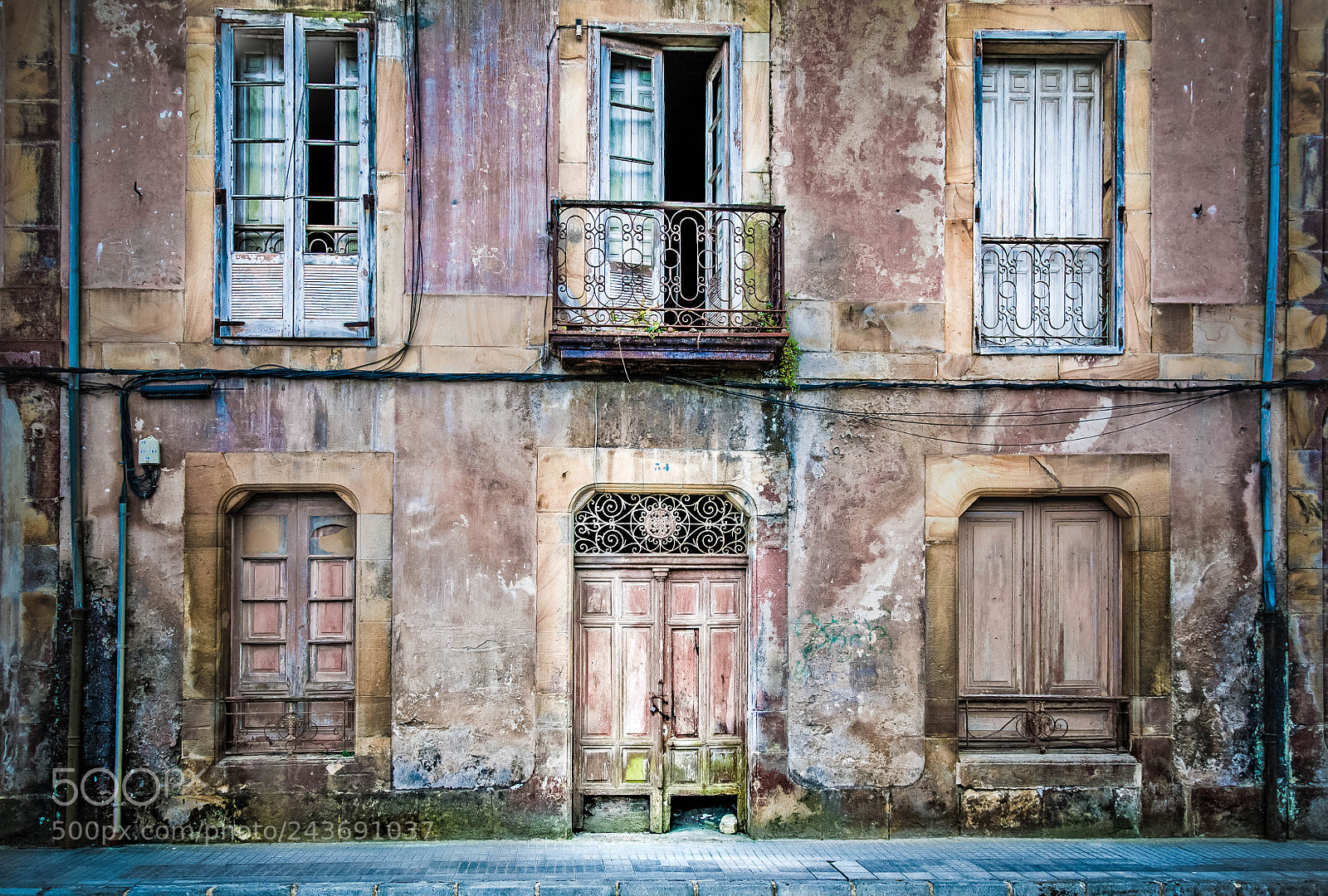 Nikon D90 sample photo. Ribadesella's derelic cottage details photography