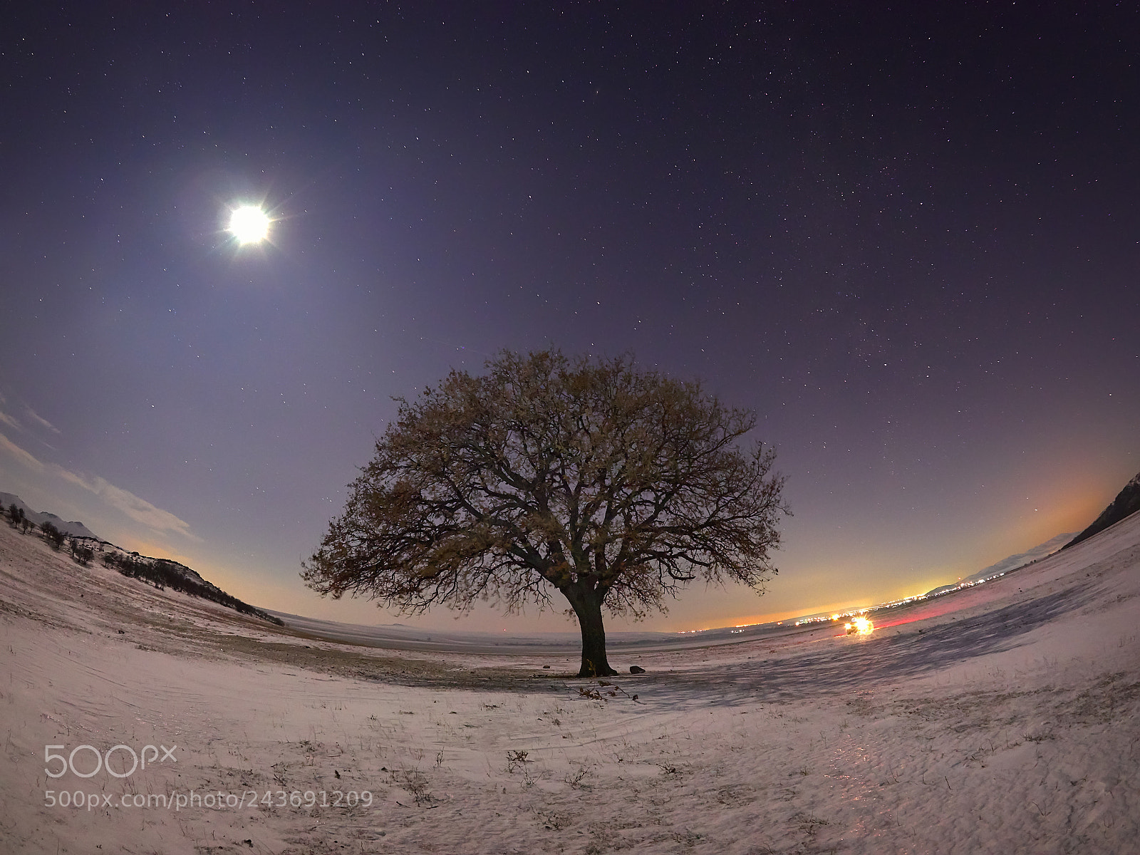 Olympus OM-D E-M1 sample photo. Beautiful cold night photography