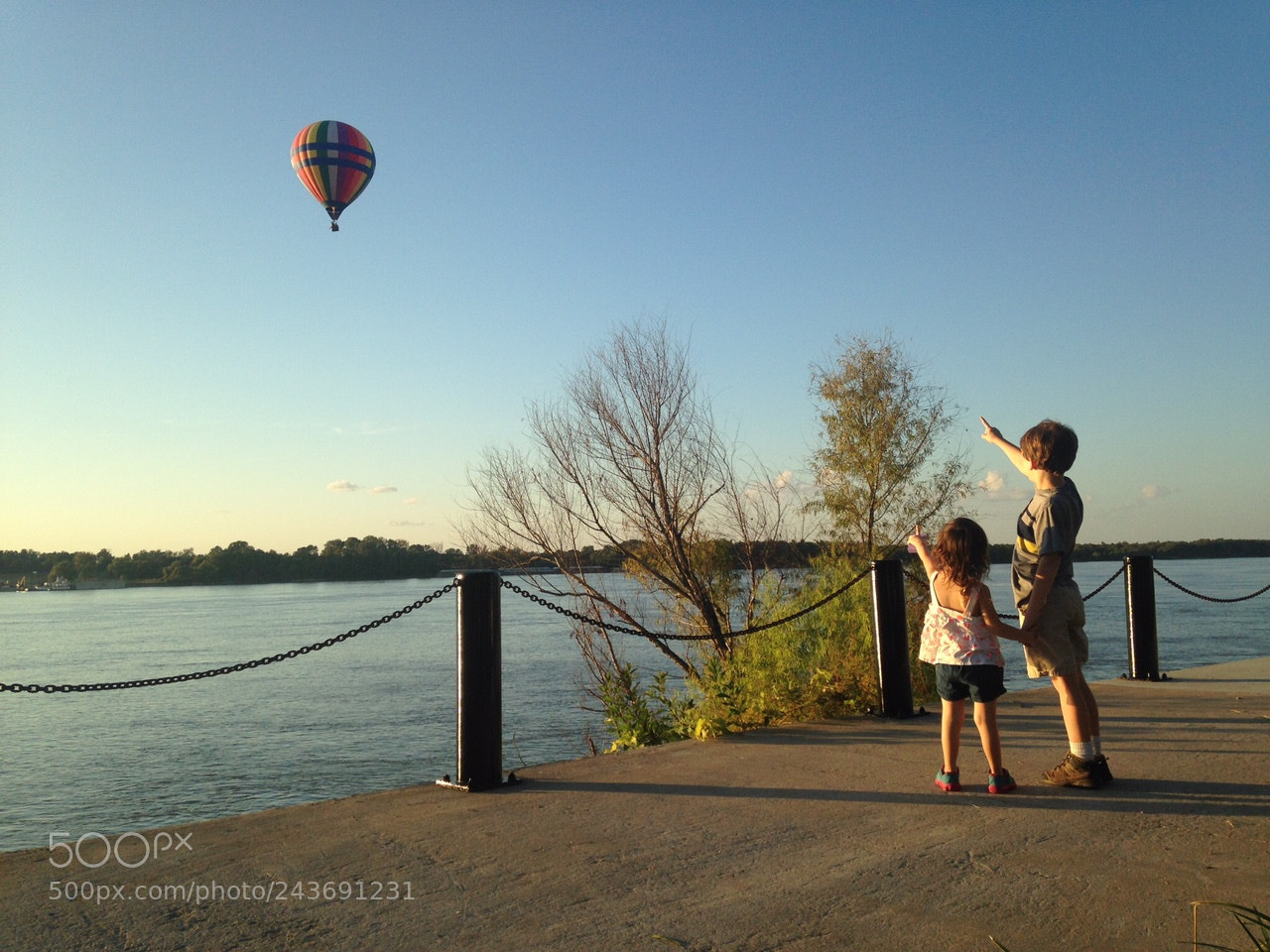Apple iPhone 5c sample photo. The great mississippi balloon photography