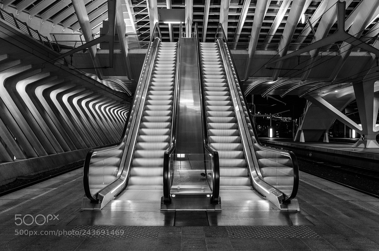 Nikon D5100 sample photo. Escalator photography