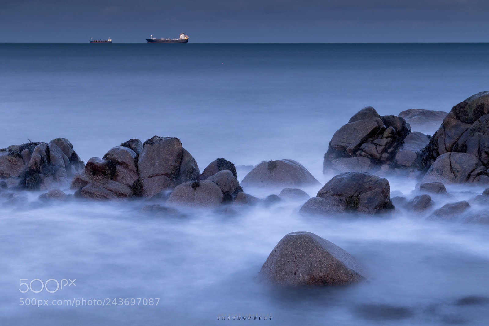 Canon EOS 7D Mark II sample photo. Irish sea by night photography