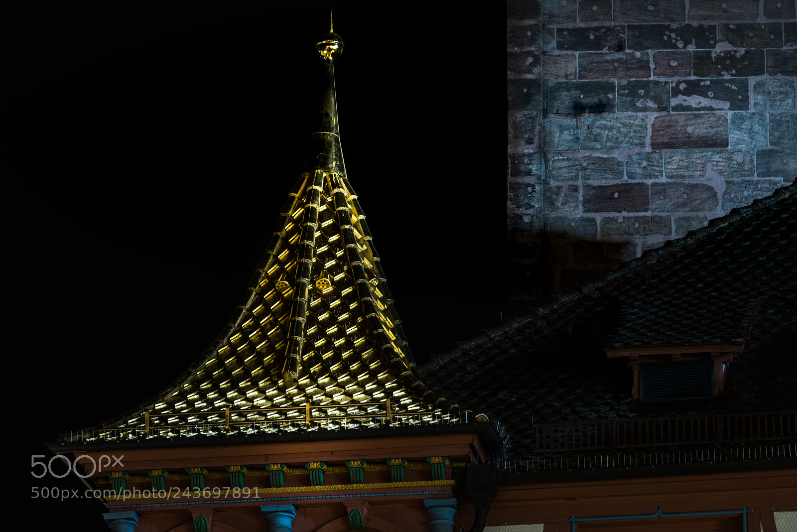 Nikon D810 sample photo. Golden roof photography
