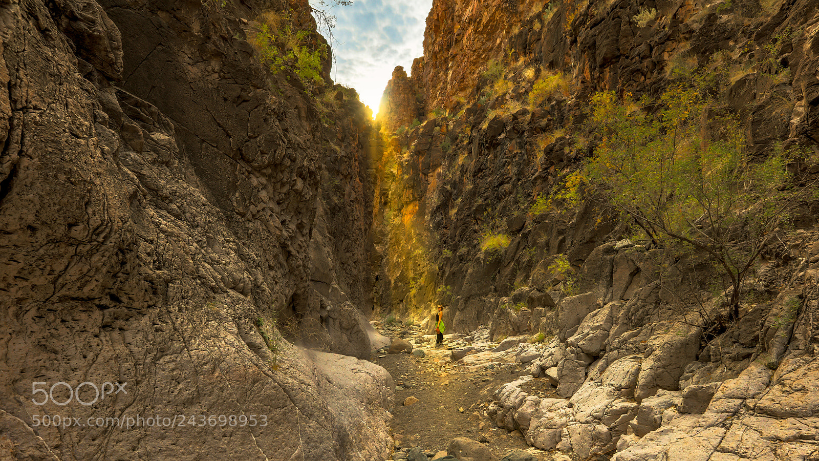 Canon EOS 5DS R sample photo. Closed canyon sunset photography