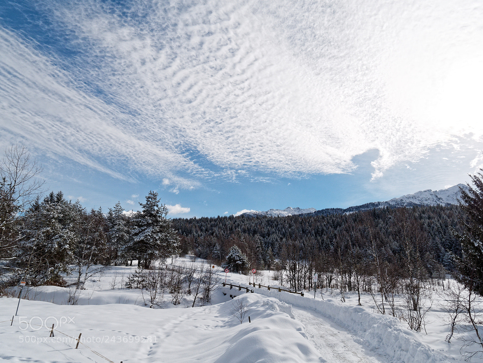 Panasonic Lumix DMC-GX85 (Lumix DMC-GX80 / Lumix DMC-GX7 Mark II) sample photo. Snow and clouds photography