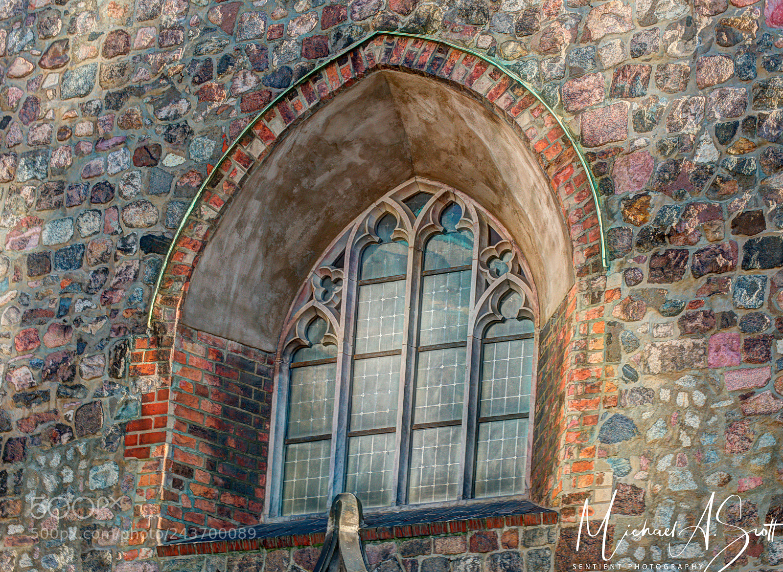 Nikon D800 sample photo. Marienkirche pretty arched window photography