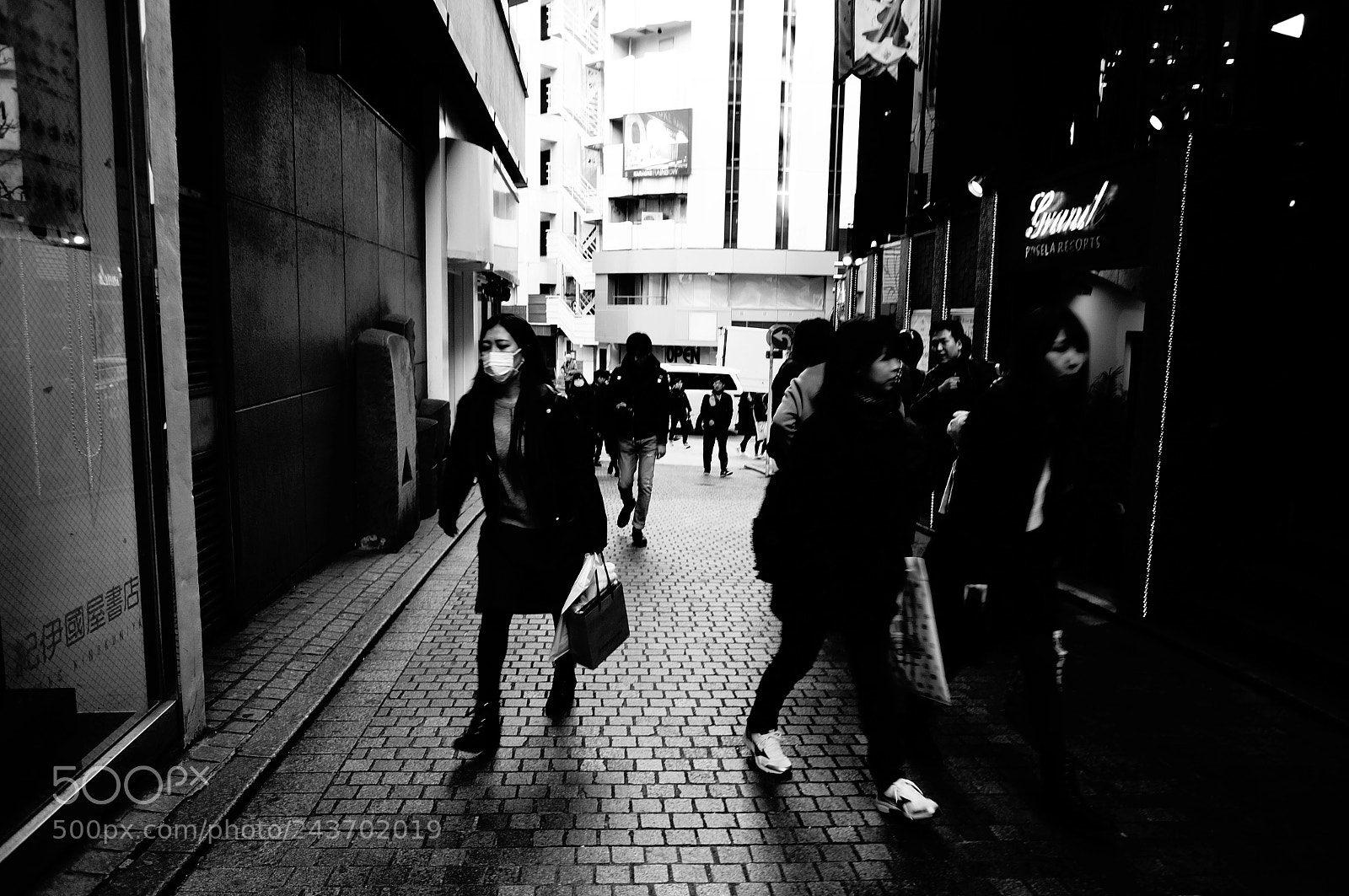 Sony Alpha NEX-5T sample photo. Streets of shibuya photography