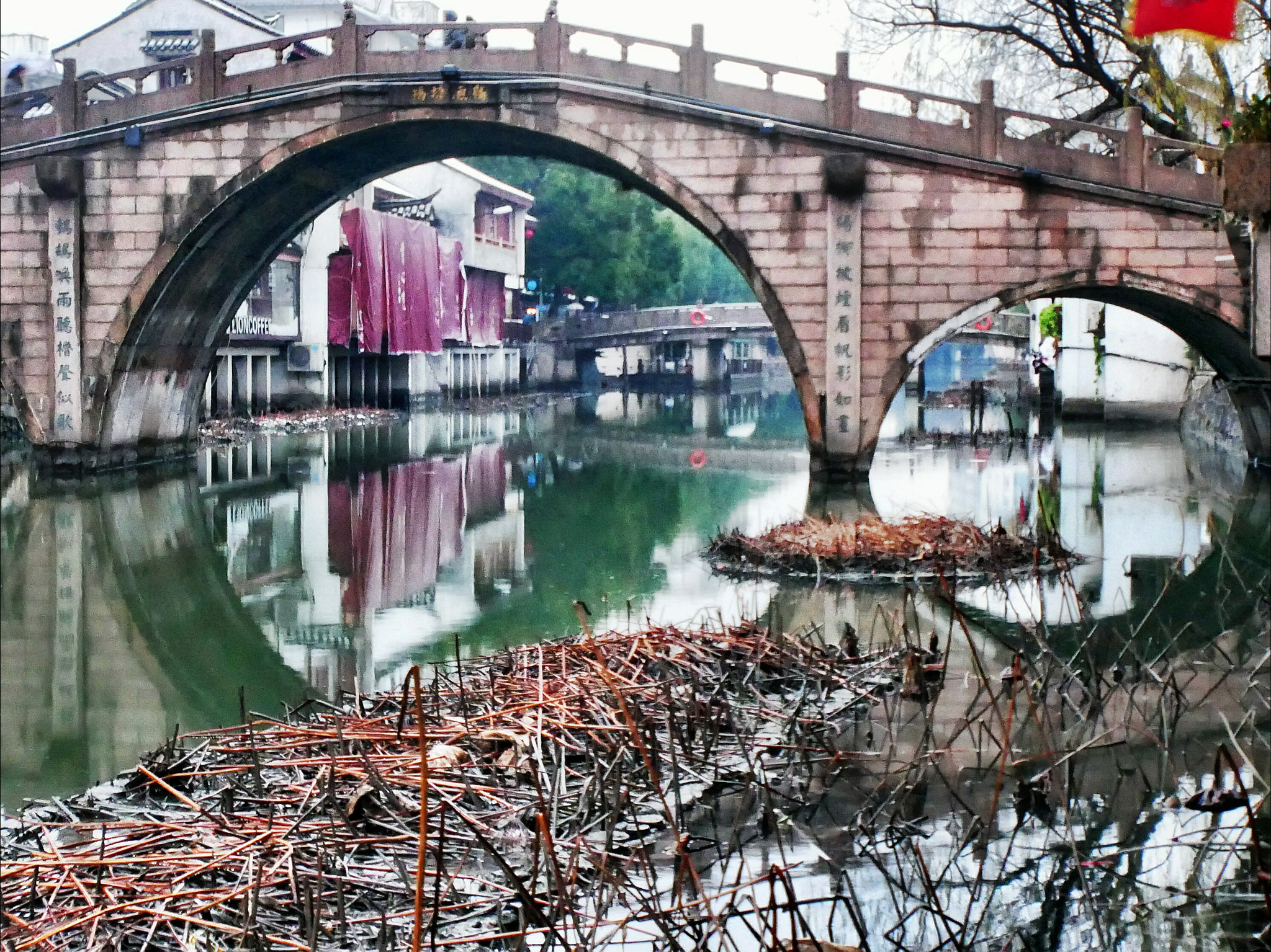 Panasonic Lumix DC-GX850 (Lumix DC-GX800 / Lumix DC-GF9) sample photo. Old town, morning after snowing photography