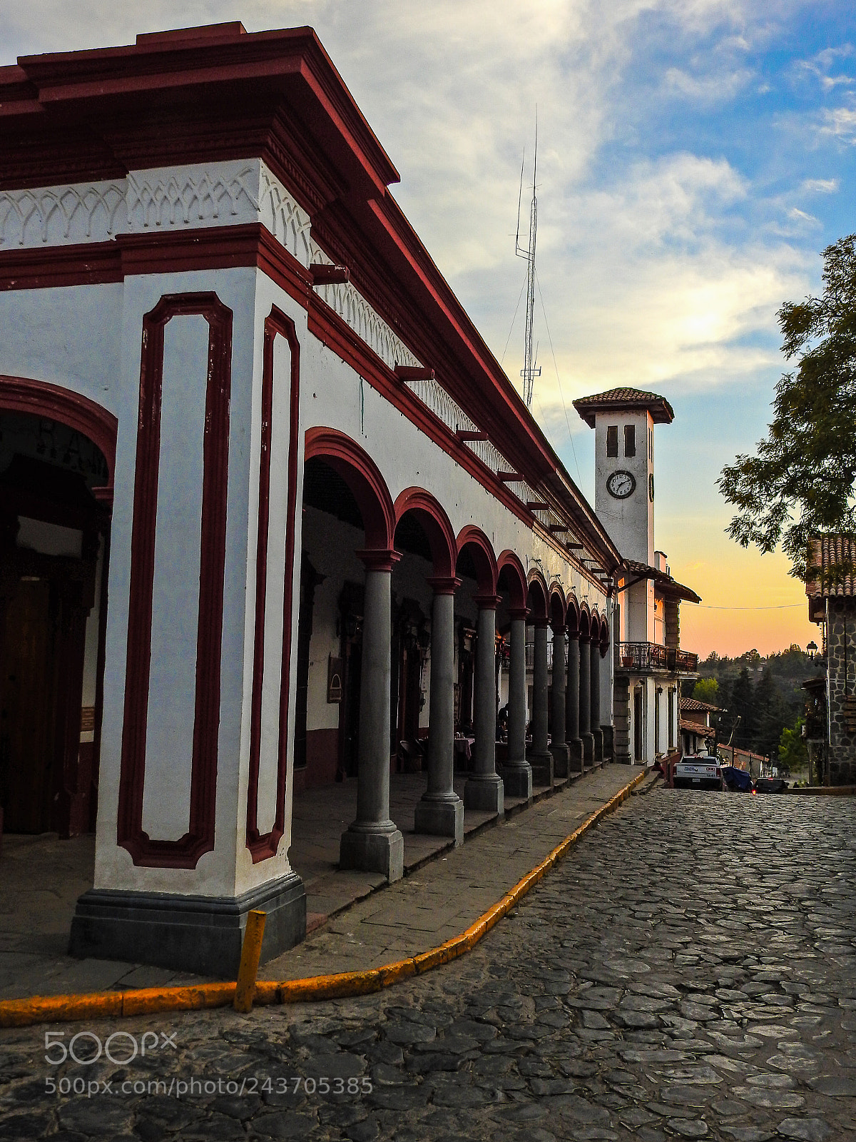 Nikon Coolpix P900 sample photo. Tapalpa's downtown street. photography