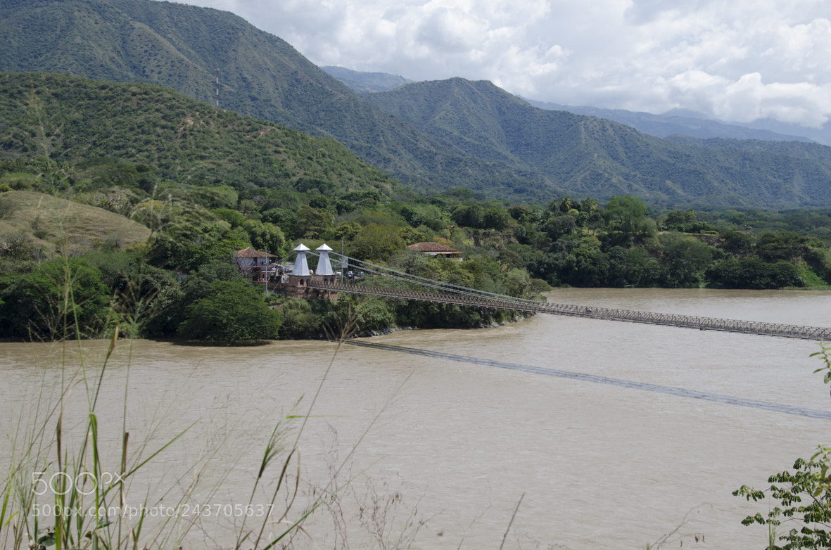 Nikon D5100 sample photo. Puente de occidente photography