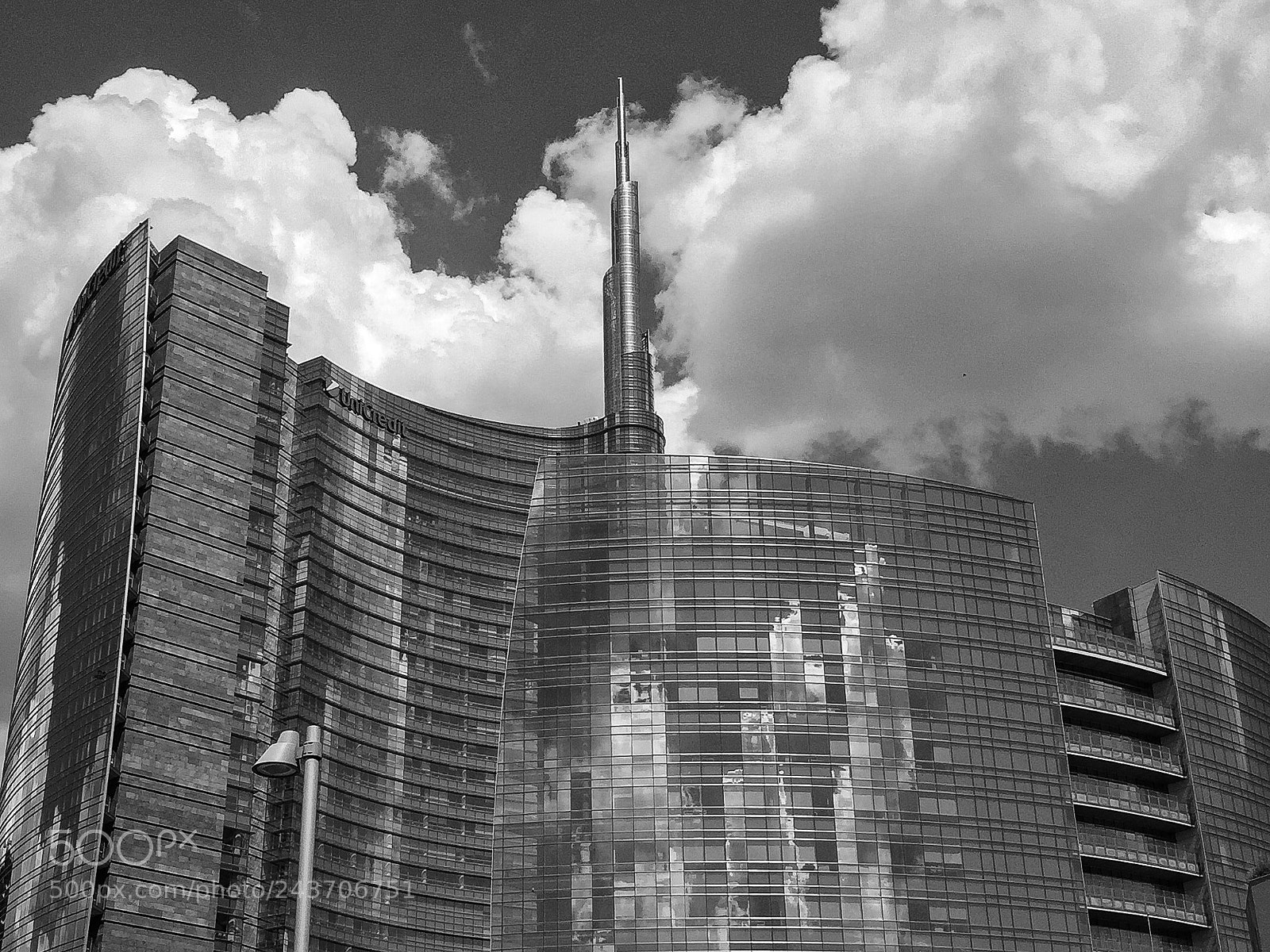 Apple iPhone 6 Plus sample photo. Unicredit tower, milano photography