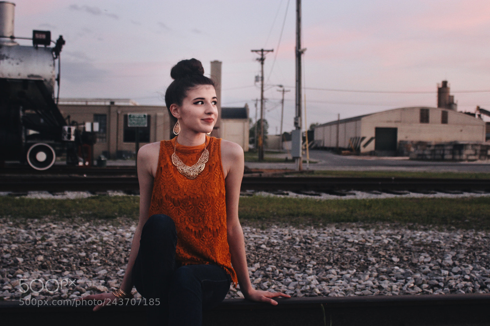 Canon EOS 600D (Rebel EOS T3i / EOS Kiss X5) sample photo. Shelby's senior pictures photography