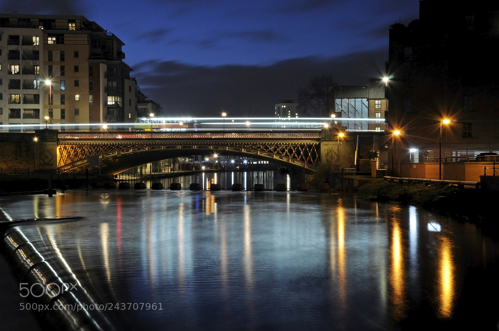 Nikon D90 sample photo. Leeds at night. photography