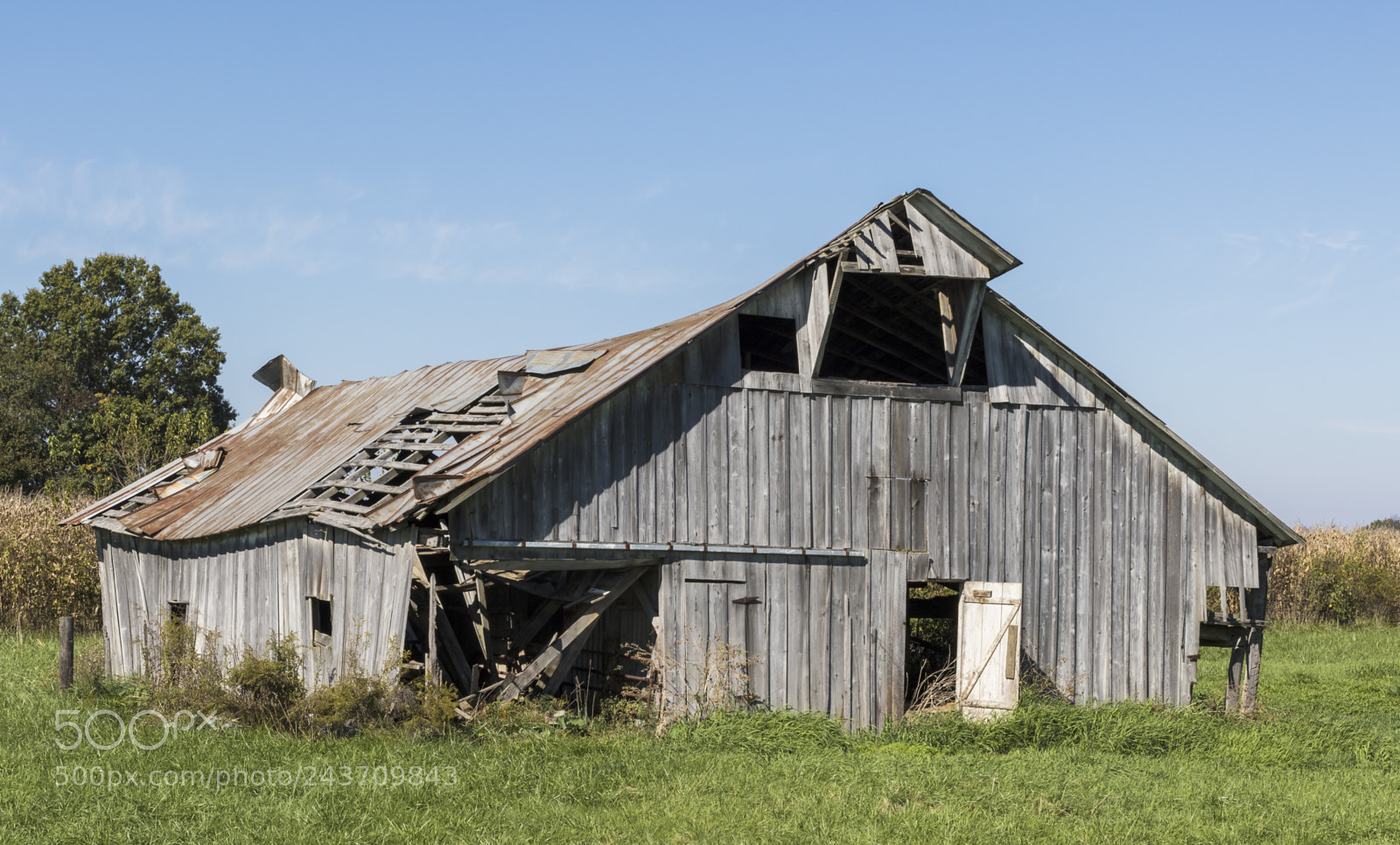 Canon EOS 7D Mark II sample photo. Rural decay photography