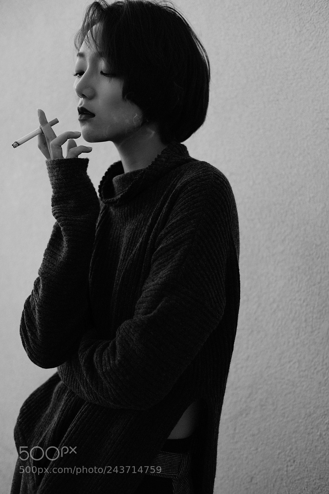 Fujifilm X-T2 sample photo. Smoking girl photography