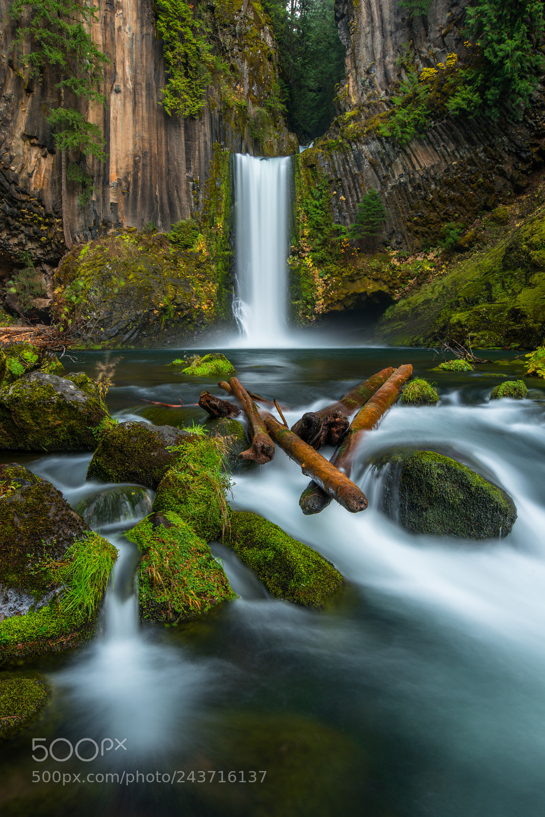Nikon D800 sample photo. Portrait of a waterfall photography