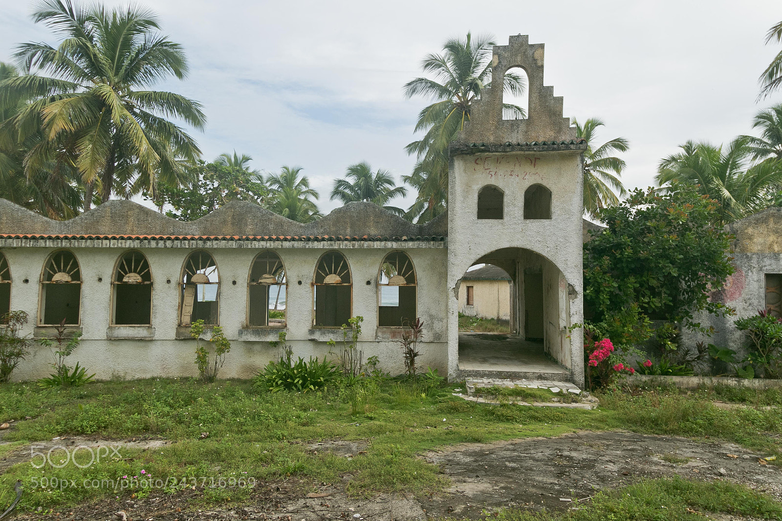 Canon EOS 7D Mark II sample photo. Dr resort photography