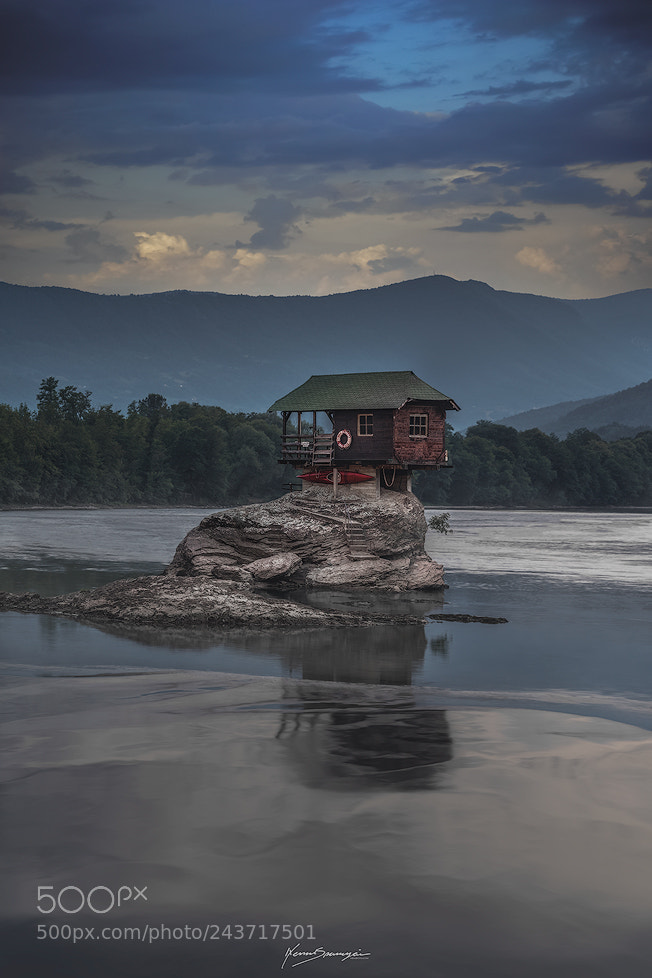 Sony a7R II sample photo. House on the rock photography