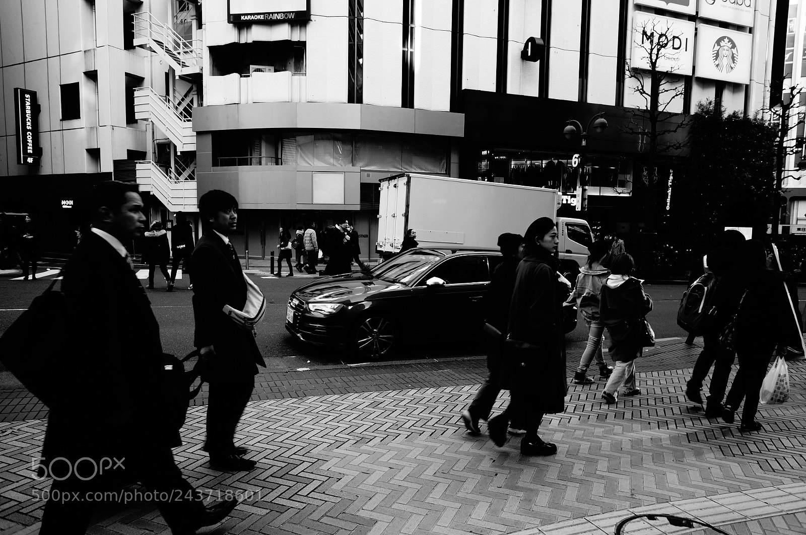 Sony Alpha NEX-5T sample photo. Streets photography