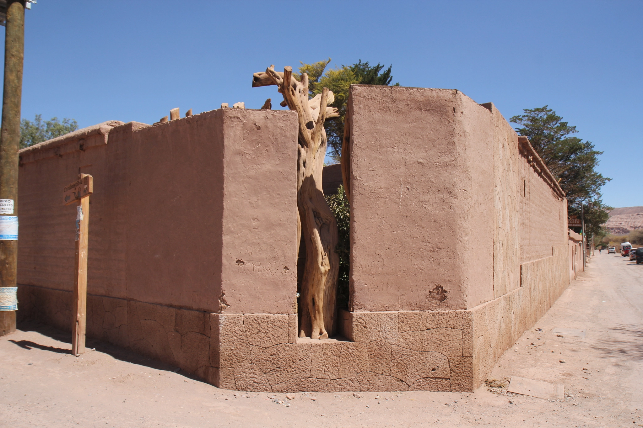 Canon EF-S 17-55mm F2.8 IS USM sample photo. Esquina típica en san pedro de atacama photography