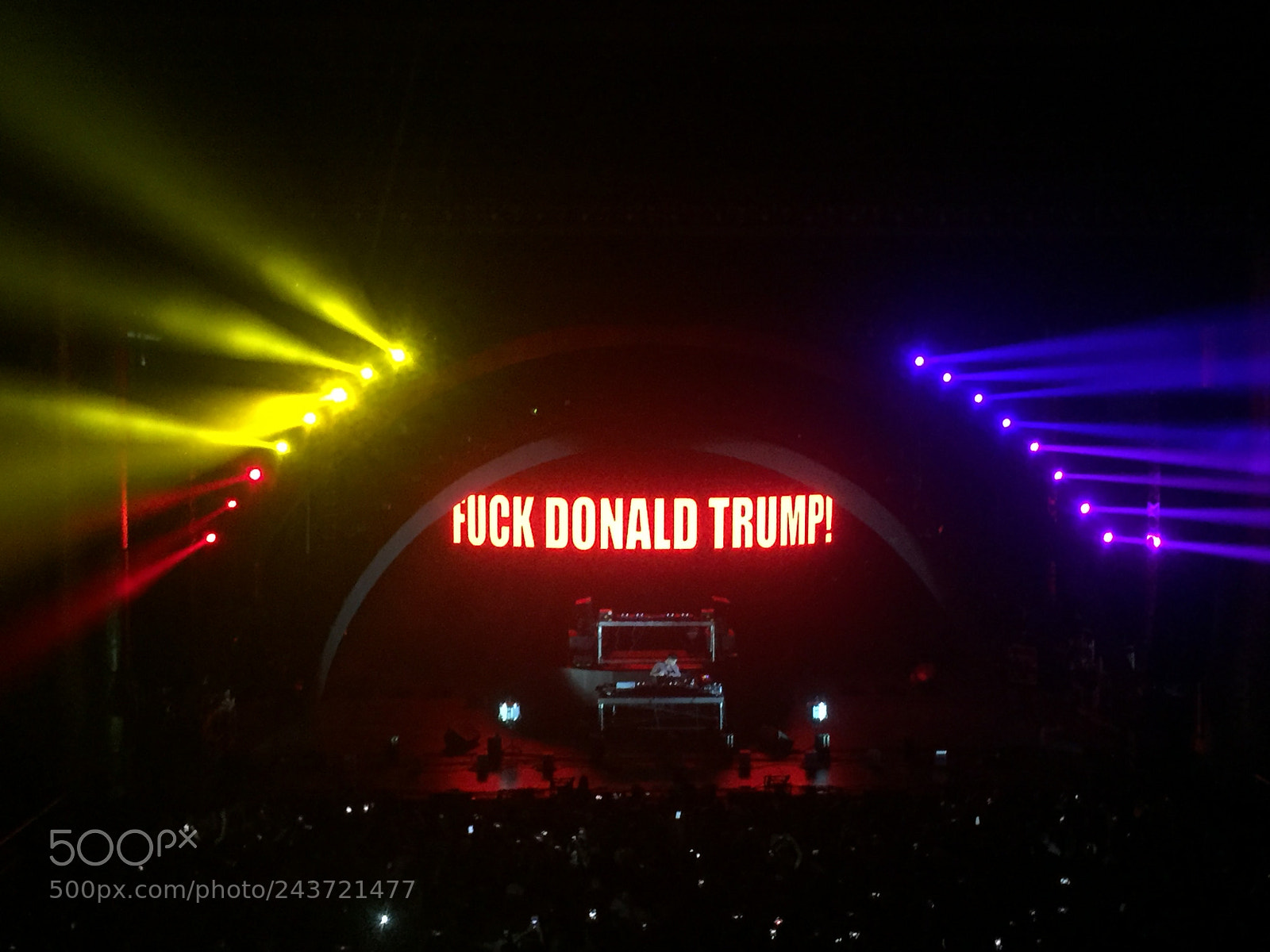Apple iPhone 6 sample photo. Getting political photography