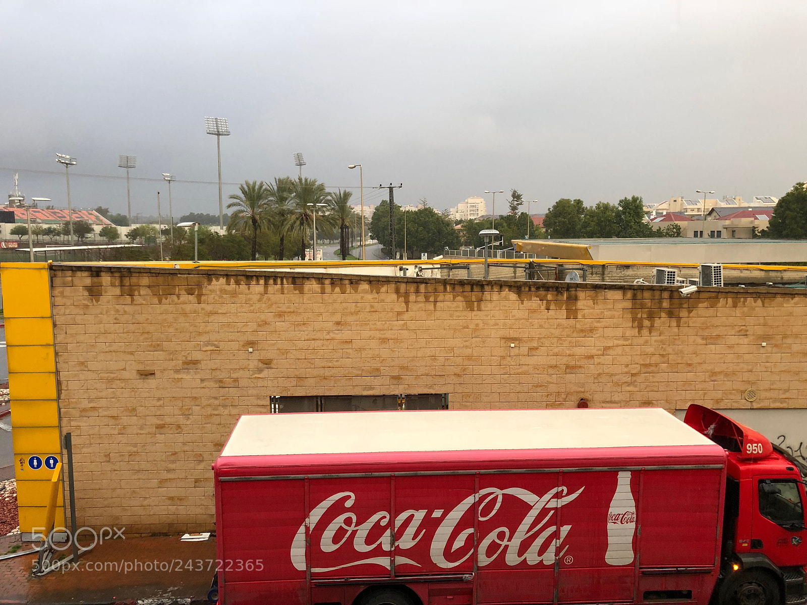 Apple iPhone X sample photo. Coca cola winter photography