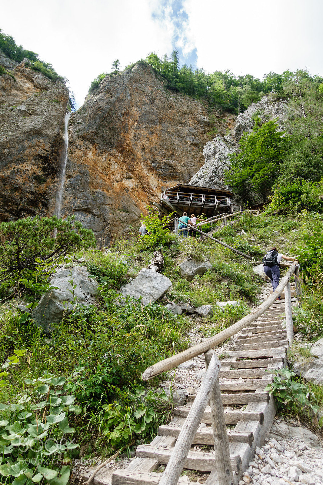 Sony DSC-RX100M5 sample photo. Rinka waterfall with eagles photography