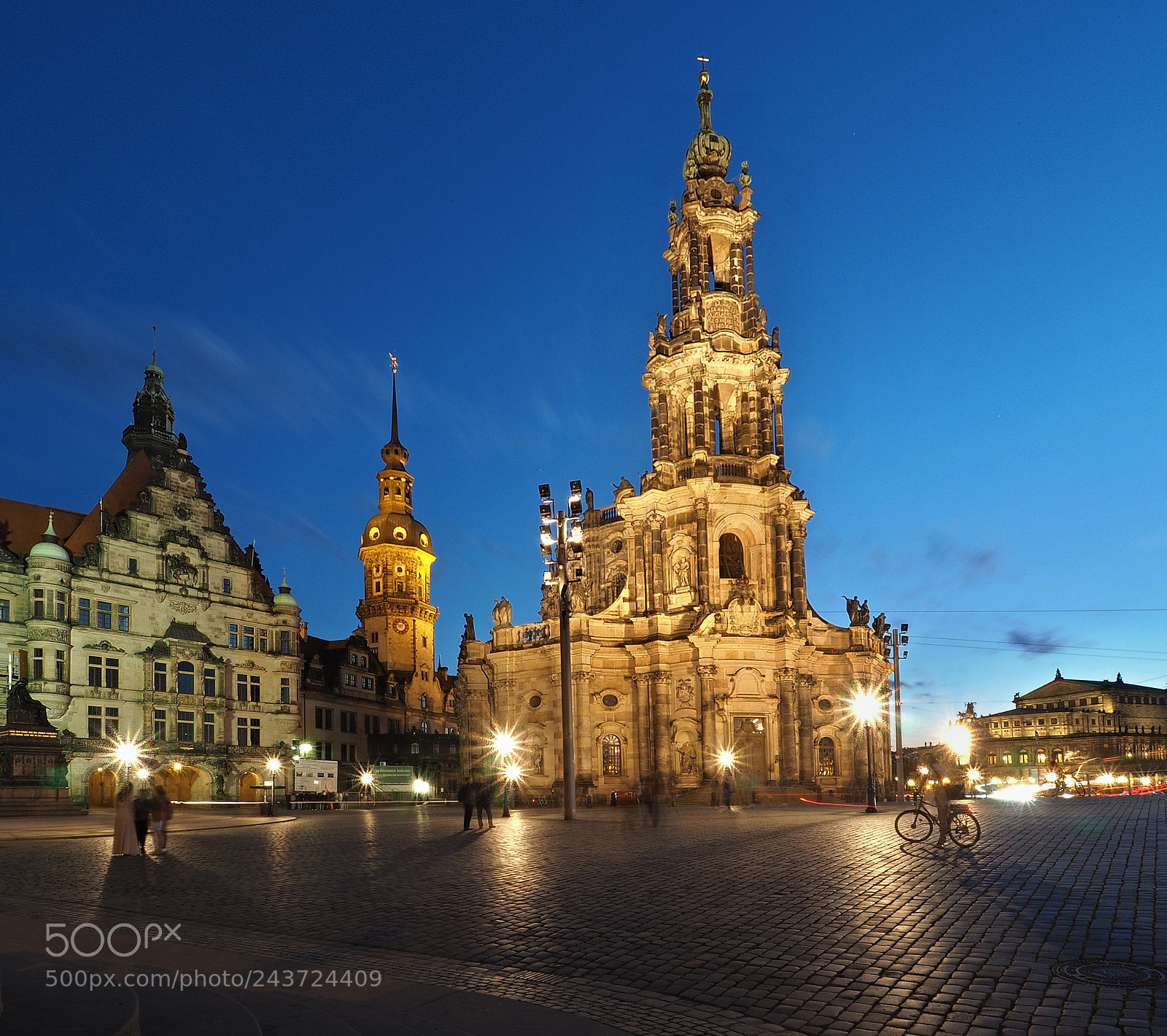 Olympus OM-D E-M10 sample photo. Dresden nights photography