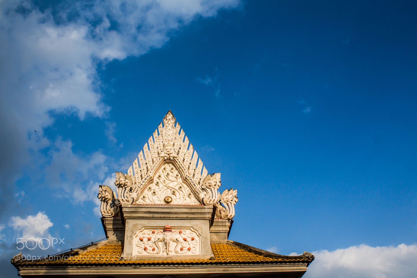 Canon EOS 650D (EOS Rebel T4i / EOS Kiss X6i) sample photo. Wattungsaid central water temple photography