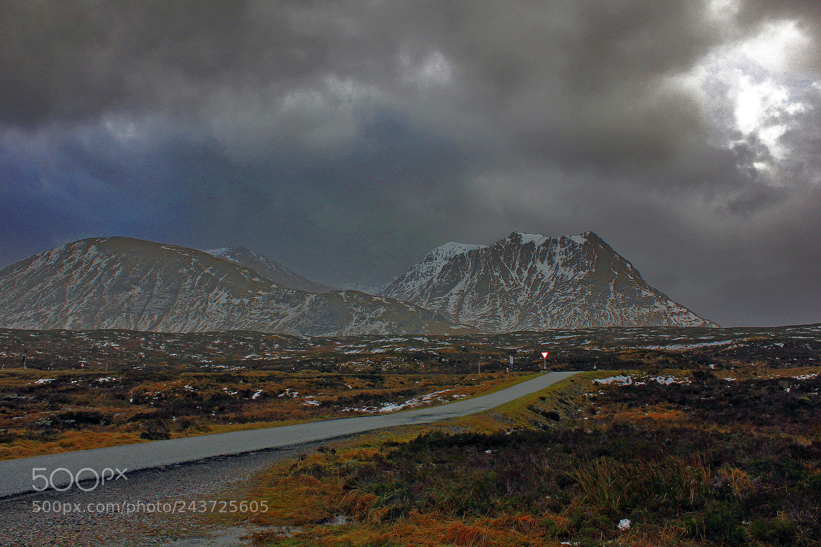 Canon EOS 550D (EOS Rebel T2i / EOS Kiss X4) sample photo. Road to glencoe photography