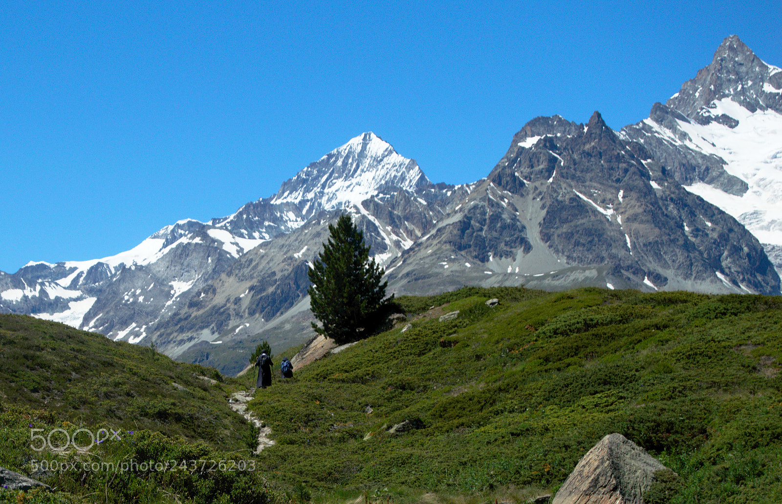 Nikon D3200 sample photo. Nun hiking photography