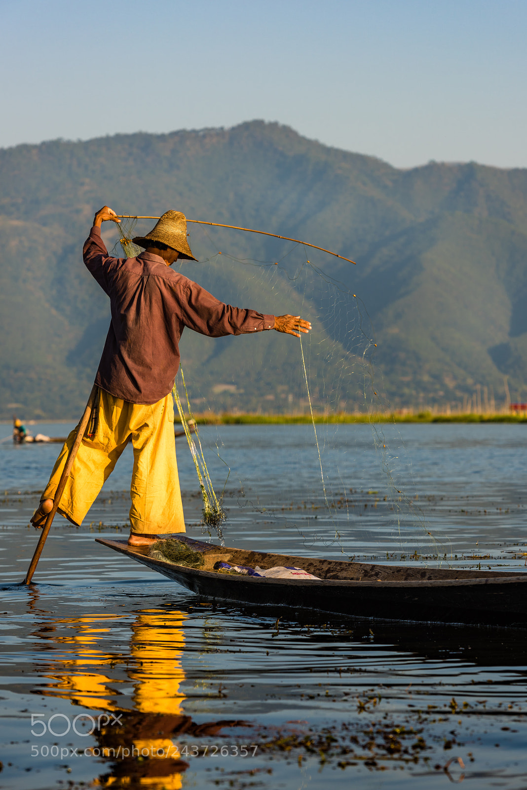 Nikon D810 sample photo. Fisherman of lake inle photography