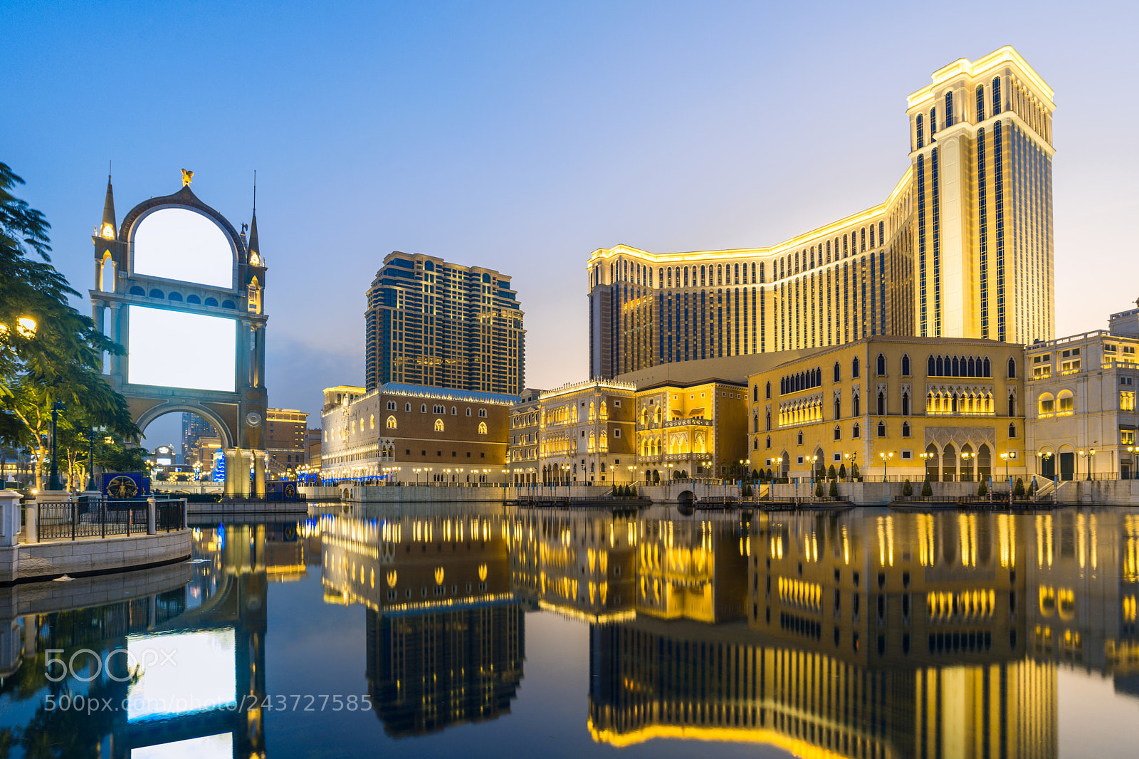 Nikon D800 sample photo. Deluxe hotel and casino photography