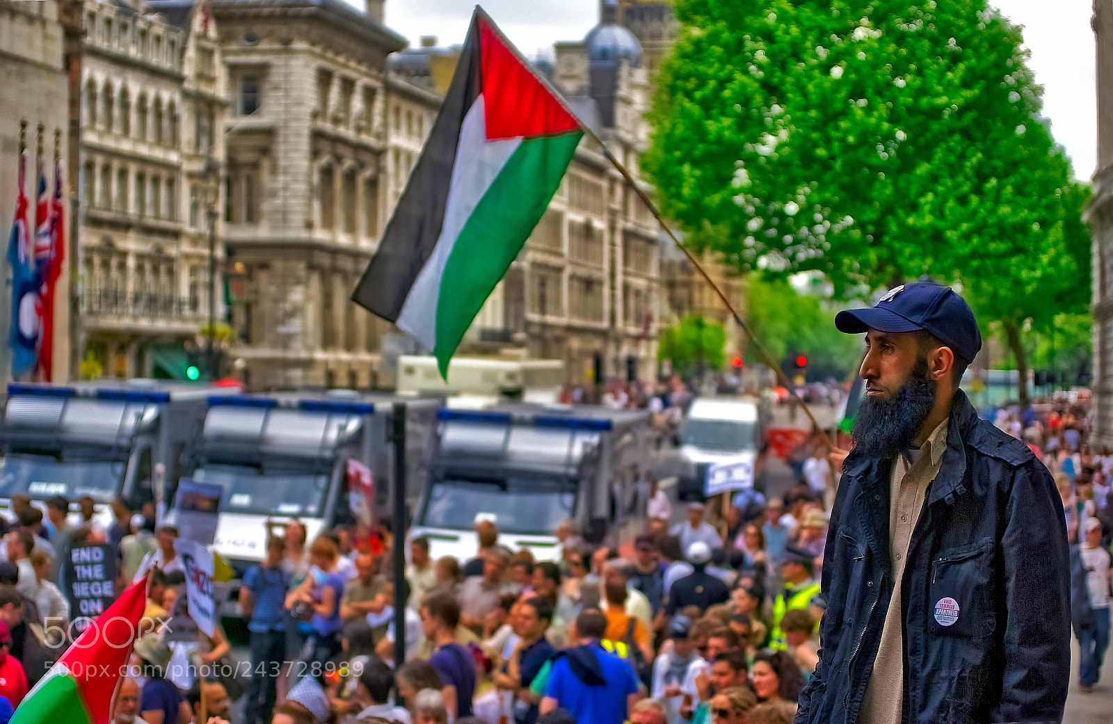 Pentax K10D sample photo. Anti-israel protest on strand photography