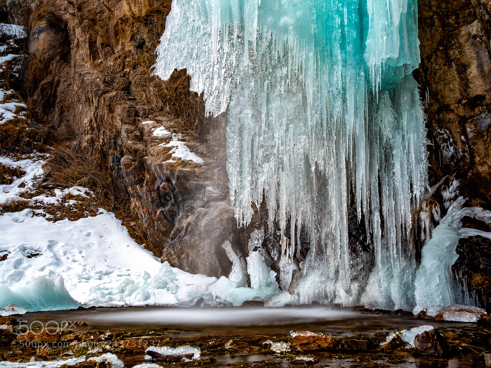 Olympus OM-D E-M10 sample photo. Winter waterfall photography