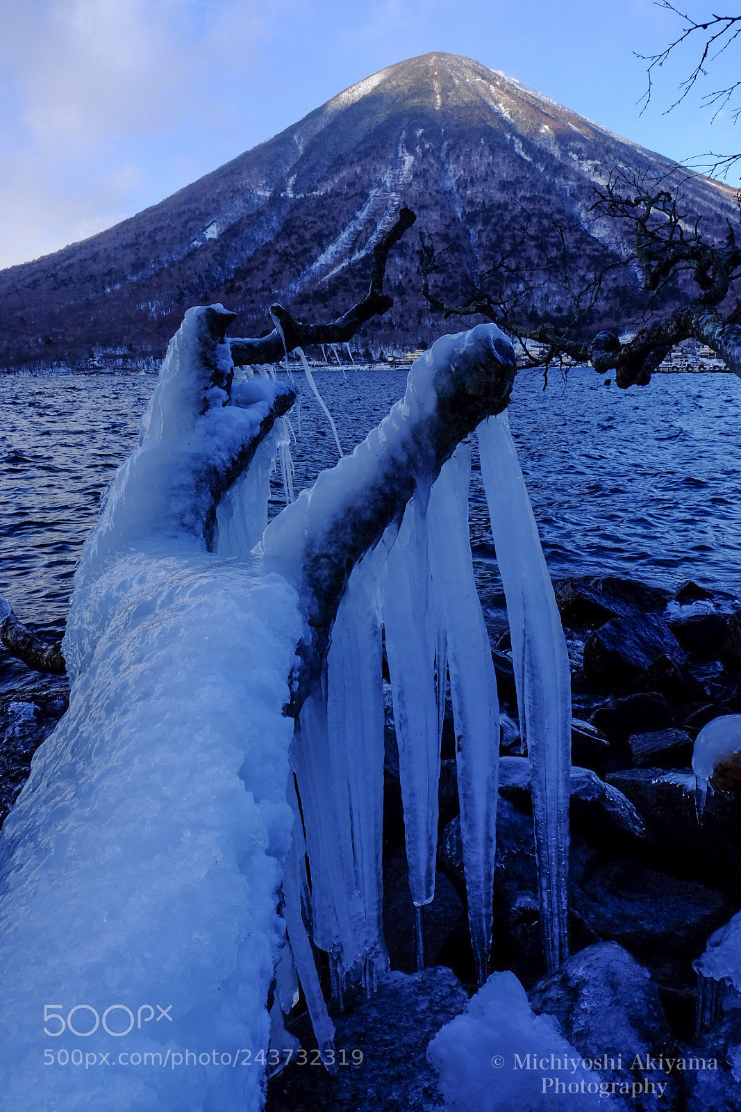 Fujifilm X-T1 sample photo. Splash ice photography
