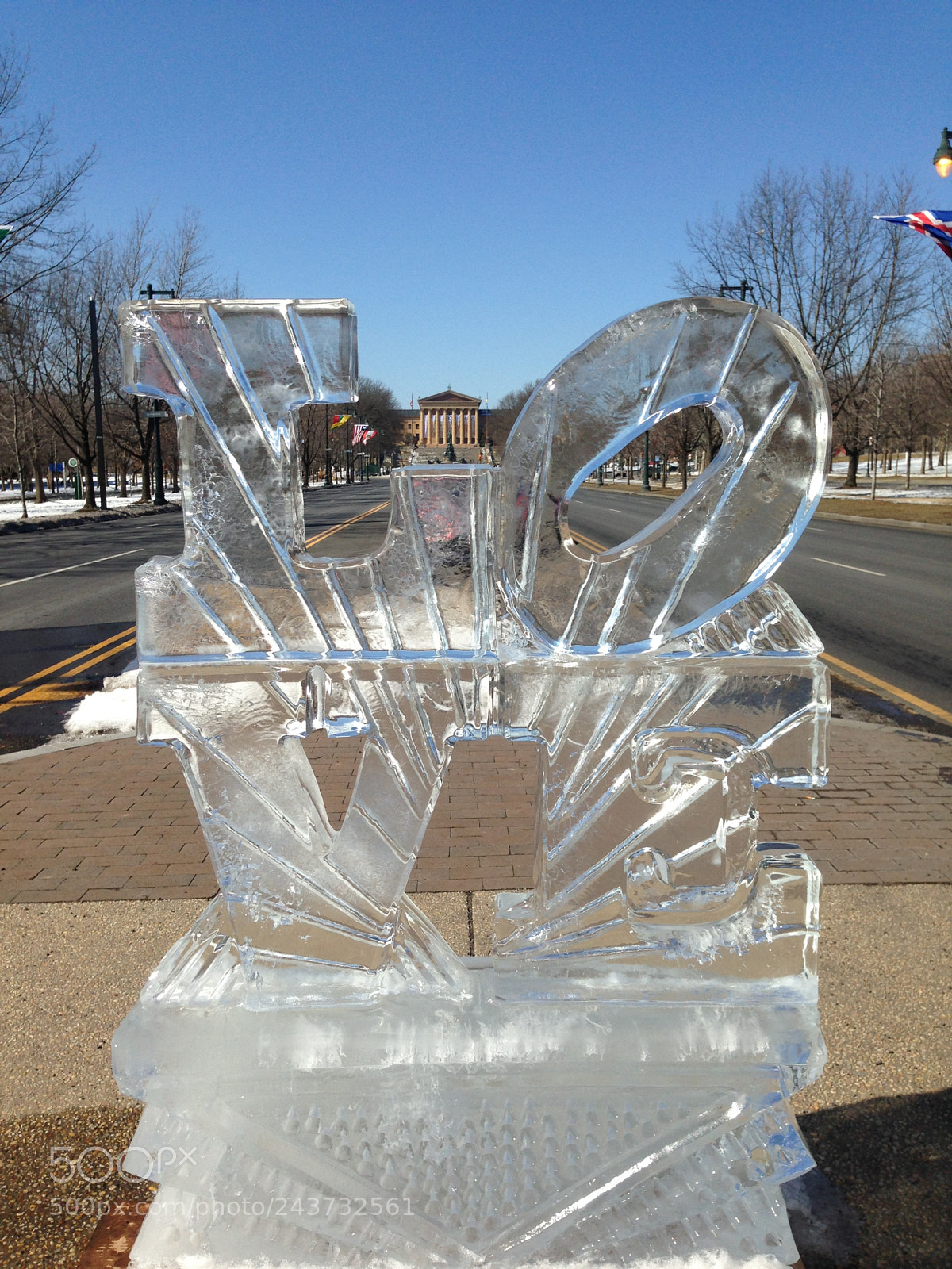 Apple iPhone 5 sample photo. An ice sculpture artist photography