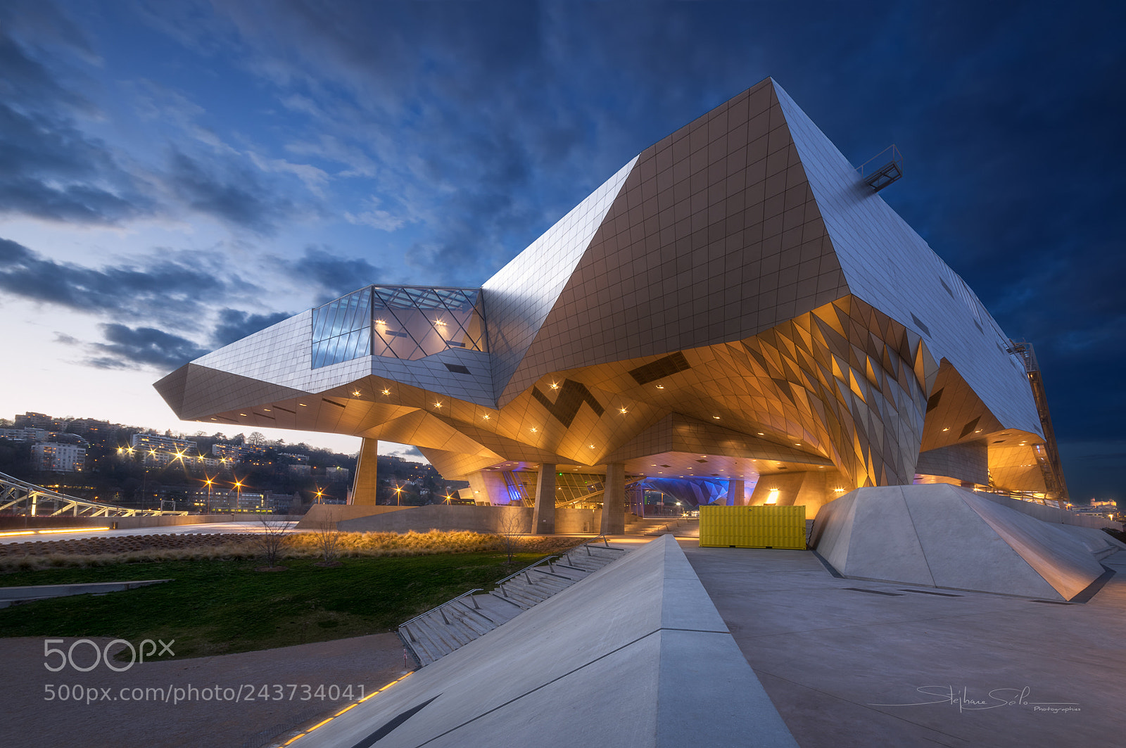 Pentax K-3 II sample photo. Musée des confluences photography