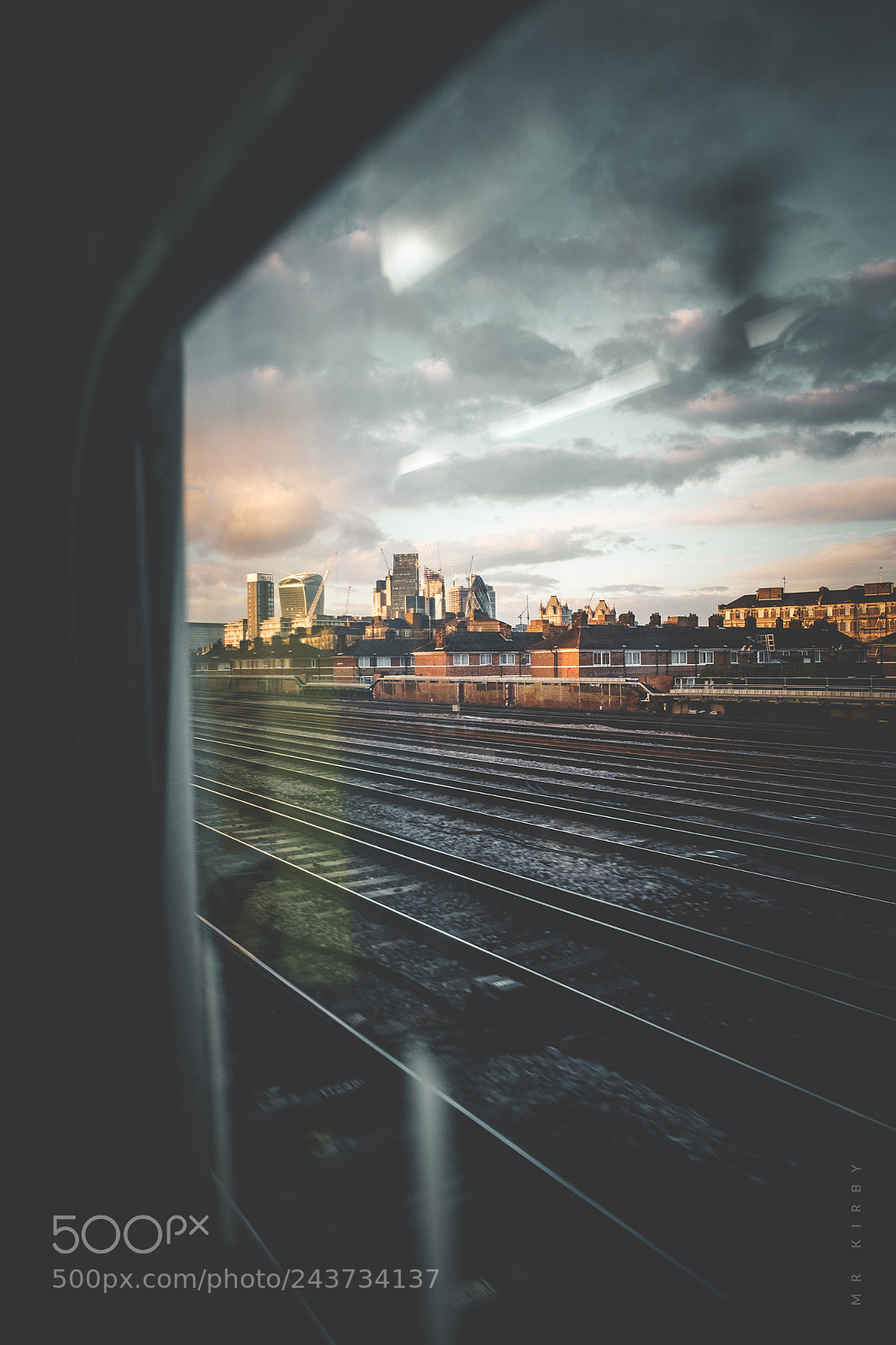 Fujifilm X-T2 sample photo. London bound photography