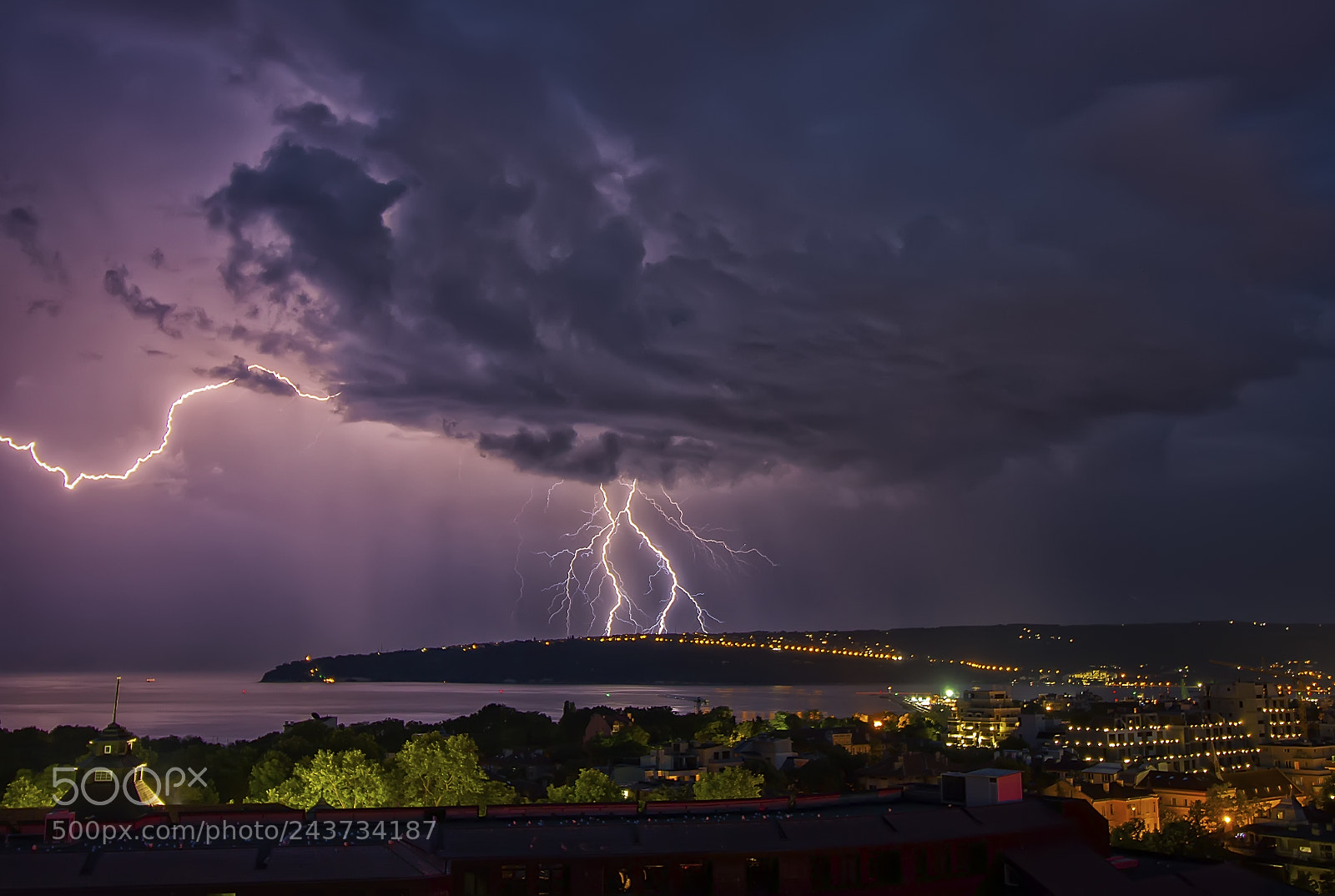 Canon EOS 60D sample photo. Lightning strikes in the photography