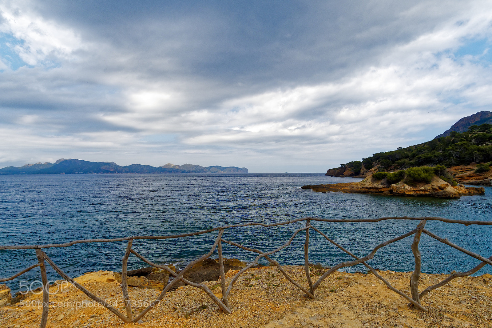 Olympus OM-D E-M10 sample photo. Bay of pollenca photography