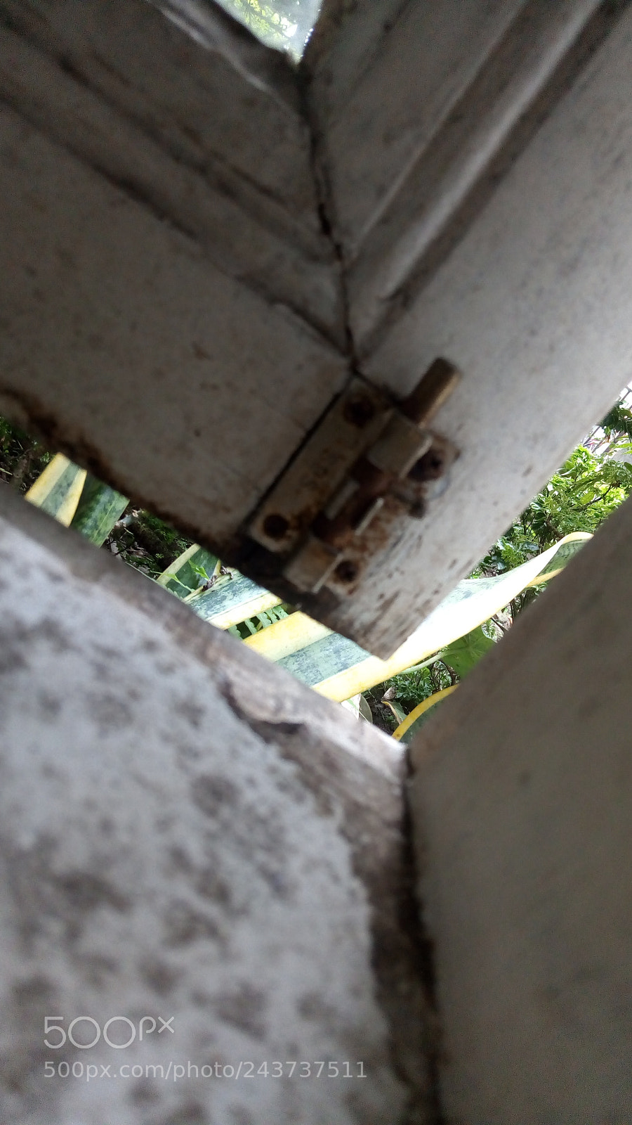 ASUS ZenFone 3 Max (ZC520TL) sample photo. Old window photography