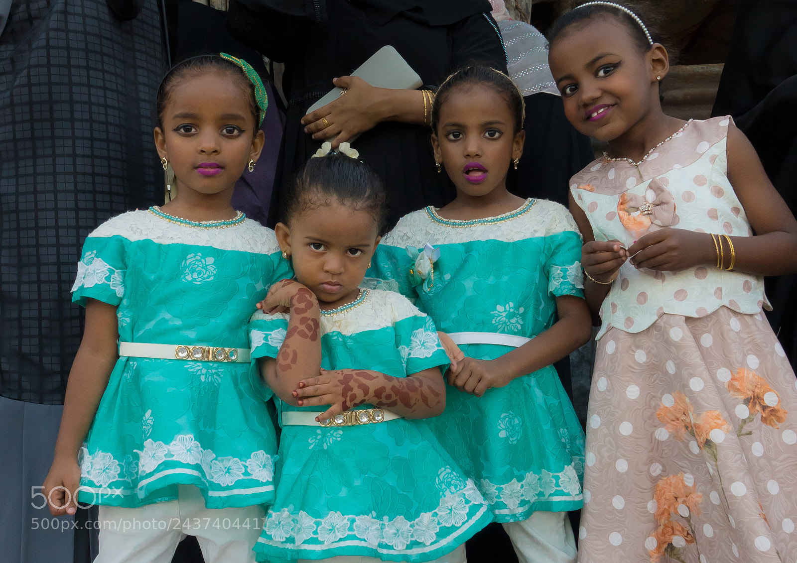 Sony Cyber-shot DSC-RX10 III sample photo. Girls in their sunday photography