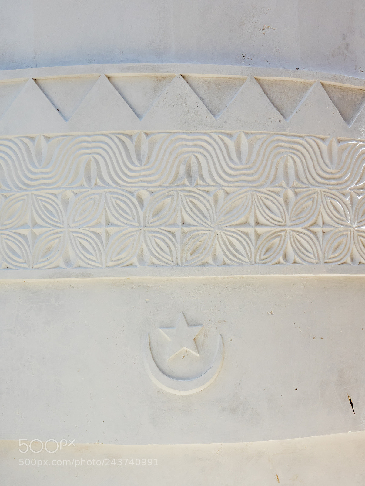 Sony Cyber-shot DSC-RX10 III sample photo. Wall decoration on a photography