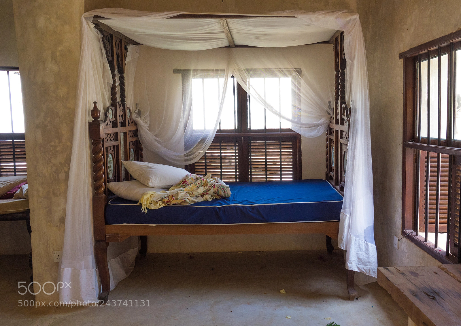 Sony Cyber-shot DSC-RX10 III sample photo. Bedroom of a traditional photography