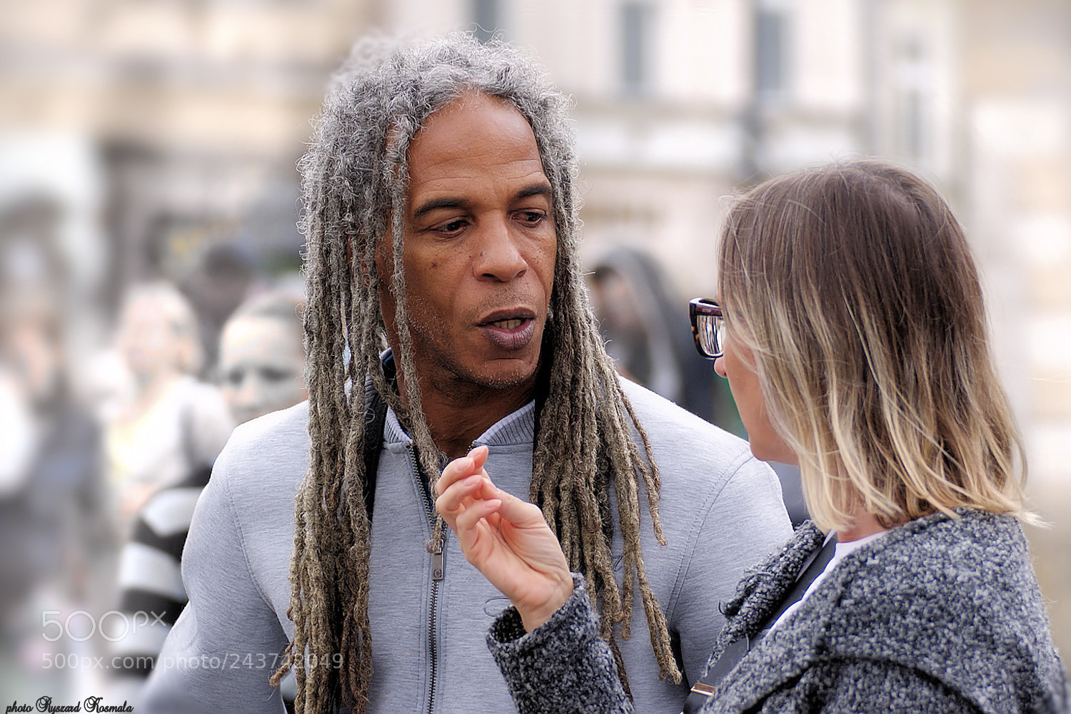 Sony Alpha DSLR-A300 sample photo. Street dialogue photography