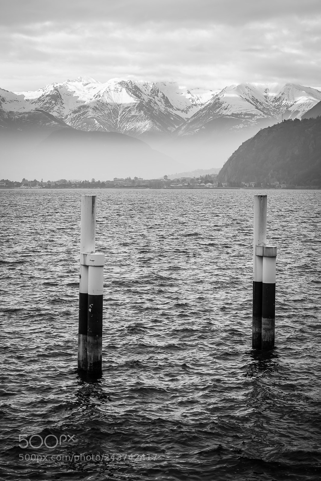 Nikon D7200 sample photo. Docking poles photography