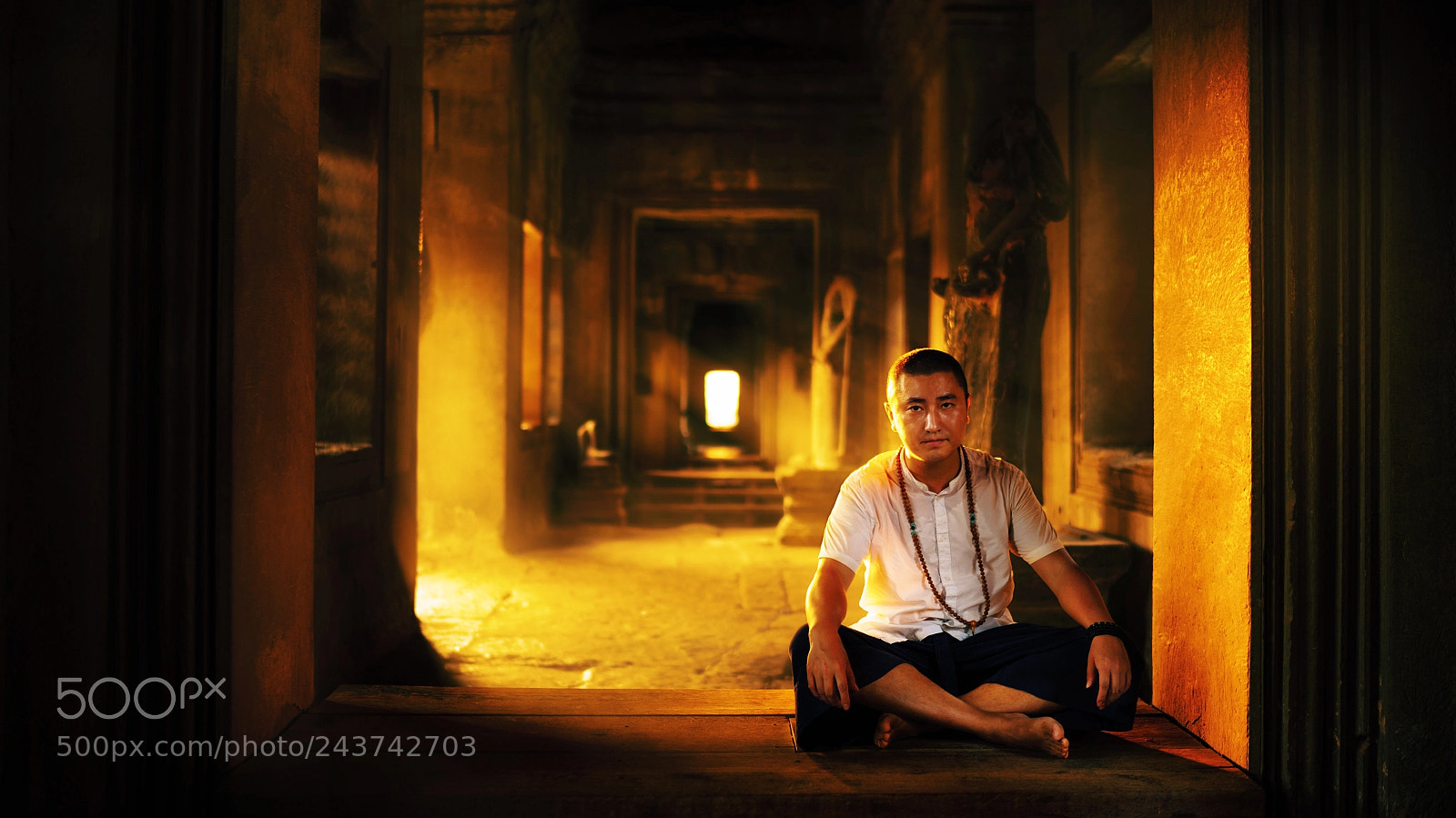 Sony a7R II sample photo. Sunset，selfie @ angkor wat photography