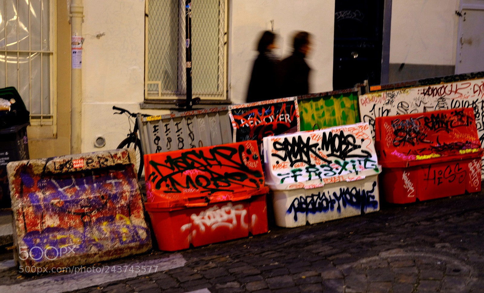 Fujifilm X-Pro2 sample photo. Passants. photography